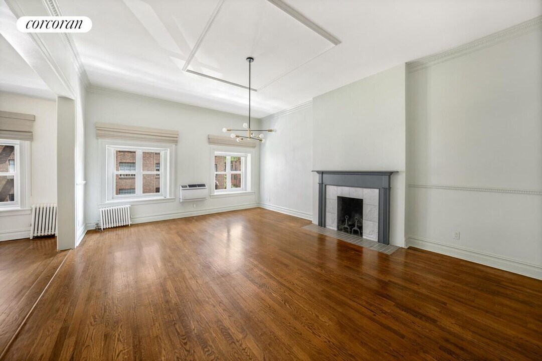 120 E 19th St in New York, NY - Building Photo