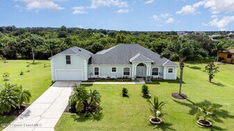 929 Hialeah St in Rockledge, FL - Building Photo