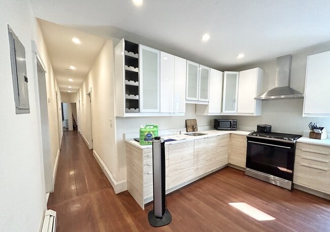 692 Columbia Rd in Boston, MA - Building Photo - Building Photo