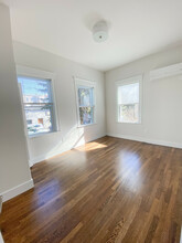 72 Beacon St, Unit 1 in Somerville, MA - Foto de edificio - Building Photo