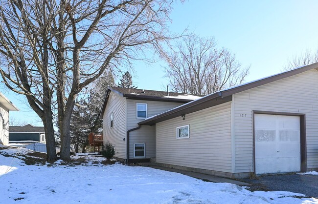 property at 125/127-127 Sycamore St