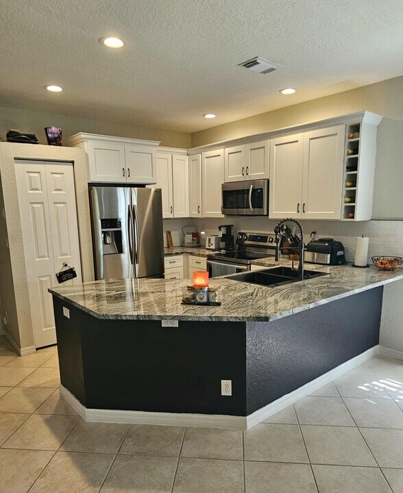 13756 Creston Pl in Wellington, FL - Building Photo