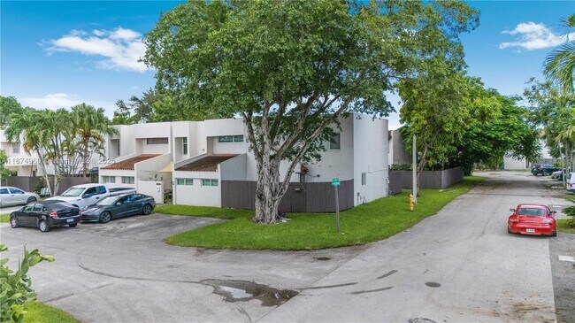 7113 SW 113th Ave in Miami, FL - Building Photo - Building Photo