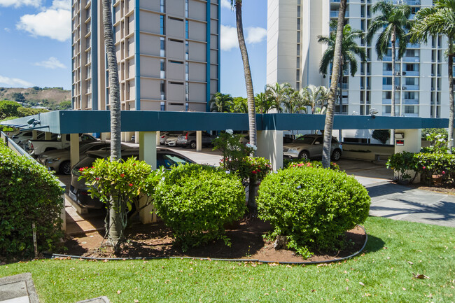 2033 Nuuanu Ave in Honolulu, HI - Building Photo - Building Photo