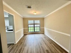 14927 Redwood Bend Trail in Houston, TX - Foto de edificio - Building Photo