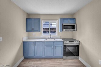 1815 Stanford St in North Las Vegas, NV - Building Photo - Building Photo