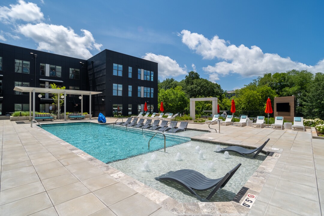 Alexan LoSo in Charlotte, NC - Building Photo