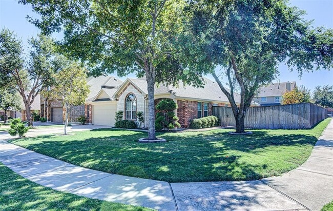 100 Snowflake Dr in Round Rock, TX - Building Photo - Building Photo