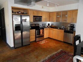 329 E Colorado Blvd, Unit ID731841 in Dallas, TX - Building Photo