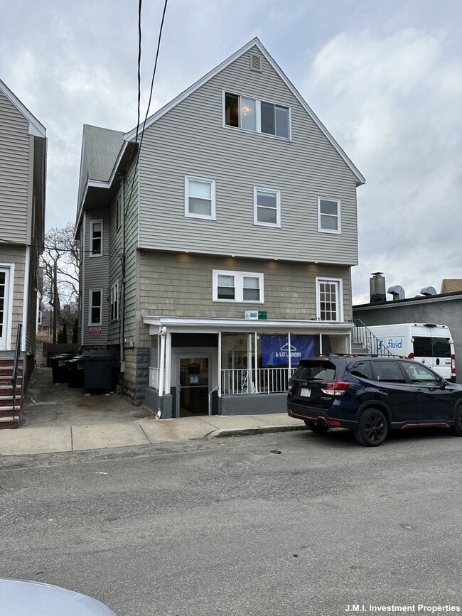 property at 5 Lowden Ave