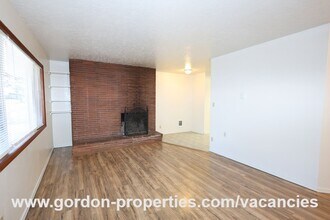 10812 SE Green Vista Dr in Portland, OR - Building Photo - Building Photo