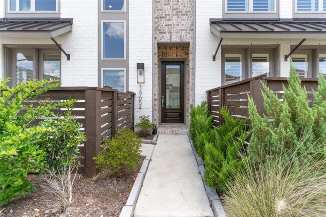 16654 Texas Hill Country Rd in Cypress, TX - Foto de edificio - Building Photo