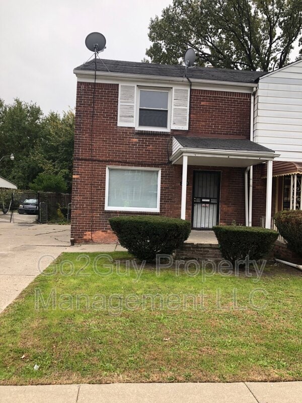 property at 2107 Ewald Cir