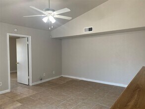 2423-2425 Limestone Dr in Arlington, TX - Building Photo - Building Photo