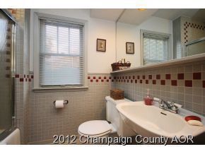 919 W Columbia Ave in Champaign, IL - Building Photo - Building Photo