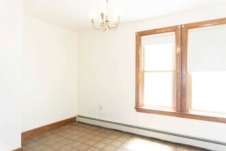 21 Shepard St, Unit 1 in Boston, MA - Building Photo - Building Photo