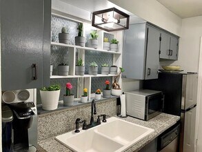 2208 Enfield Rd in Austin, TX - Building Photo - Building Photo