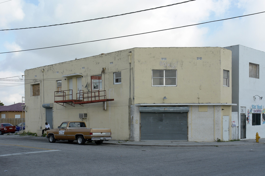 6300 NW 15th Ave in Miami, FL - Foto de edificio