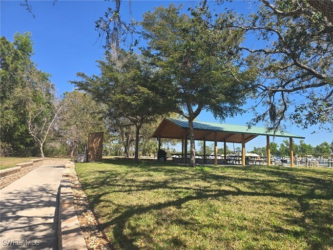 property at 4751 Lafayette Ln W