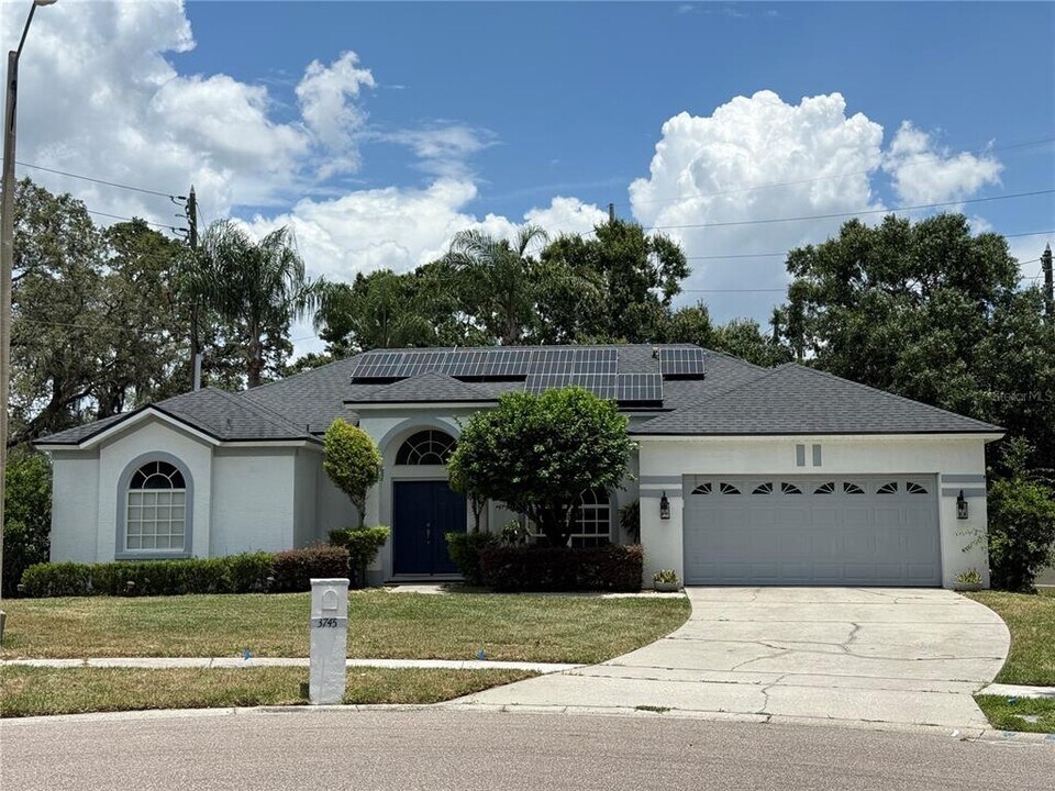 3745 Pompano Ct in Gotha, FL - Building Photo