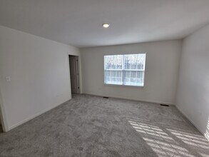 1811 E 111th Pl in Crown Point, IN - Foto de edificio - Building Photo