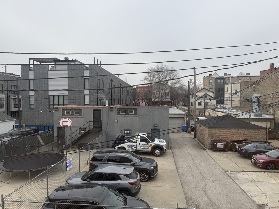 530 N Noble St, Unit 2R in Chicago, IL - Building Photo