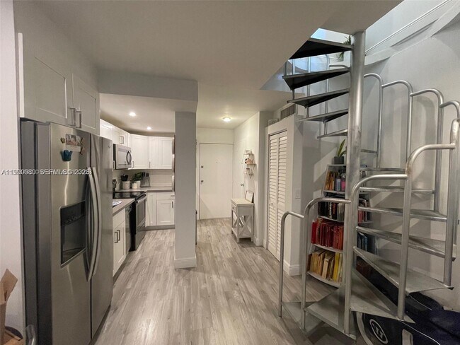 7801 NE 4th Ct in Miami, FL - Foto de edificio - Building Photo