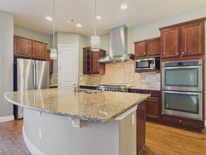 9228 RidgeGate Pkwy in Lone Tree, CO - Foto de edificio - Building Photo