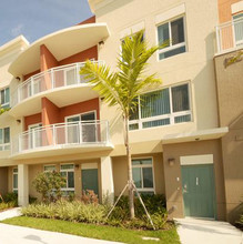 Woodside Oaks Apartments in Homestead, FL - Building Photo - Building Photo