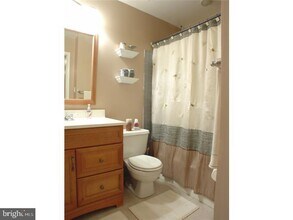 280 Knoll Dr in Blackwood, NJ - Building Photo - Building Photo