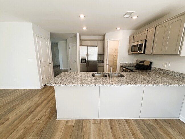 2116 Mapleton Dr in Columbia, SC - Building Photo - Building Photo