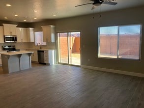 655 S Malorie Wy in Ivins, UT - Building Photo - Building Photo
