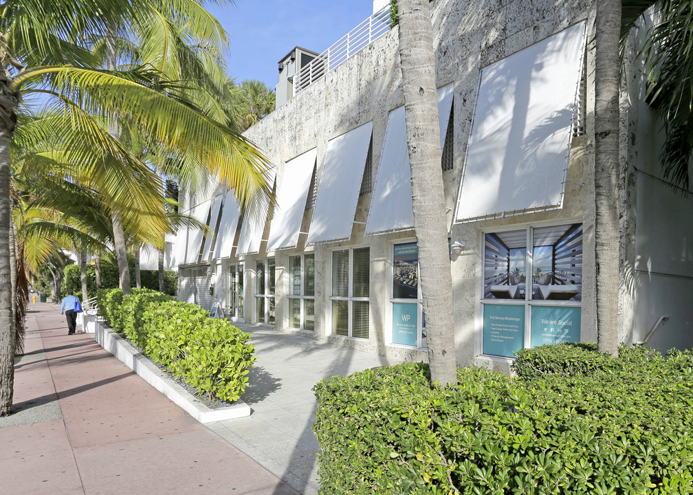 Ocean Place West in Miami Beach, FL - Building Photo