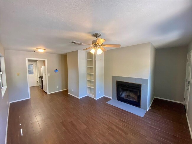 6501 Chesterfield Ave in Austin, TX - Building Photo - Building Photo