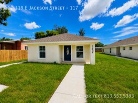 117-119 E Jackson St in Avon Park, FL - Building Photo