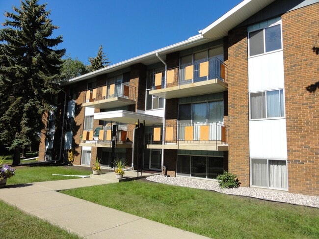 property at 12403 Lansdowne Dr NW