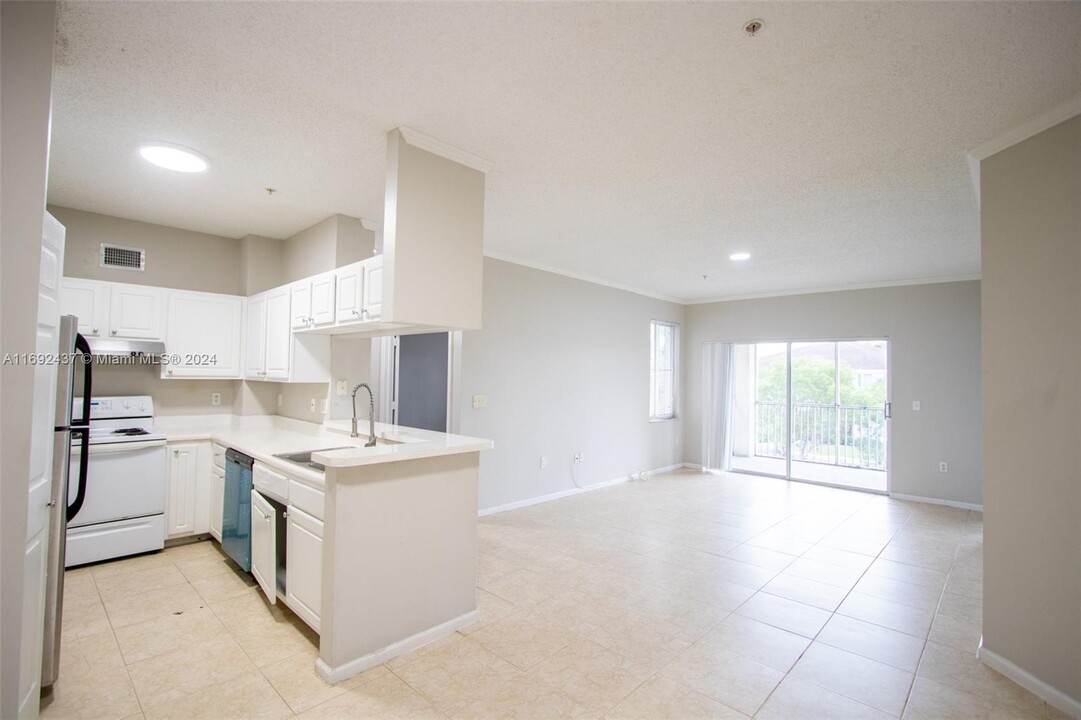 11693 W Atlantic Blvd in Coral Springs, FL - Building Photo