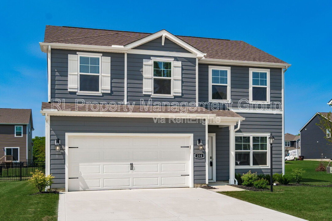 214 Sterndale Dr in Pickerington, OH - Building Photo