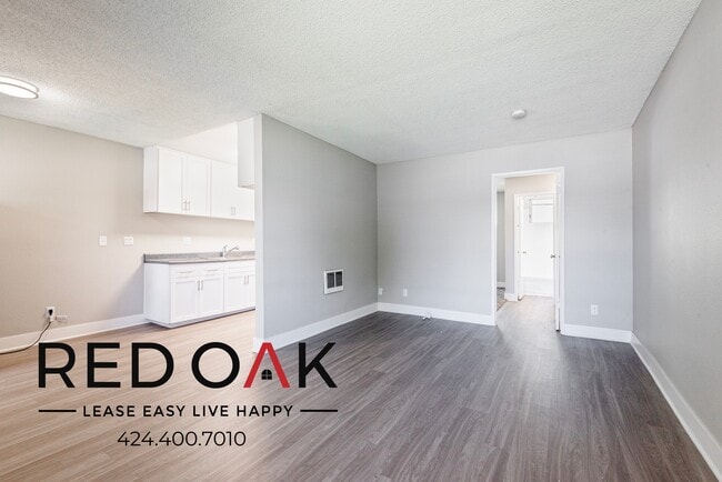 13325 Heacock St in Moreno Valley, CA - Foto de edificio - Building Photo