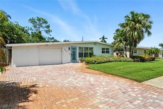 1063 22nd Ave N in Naples, FL - Building Photo - Building Photo