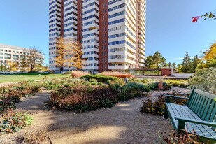 3131 E Alameda Ave in Denver, CO - Building Photo