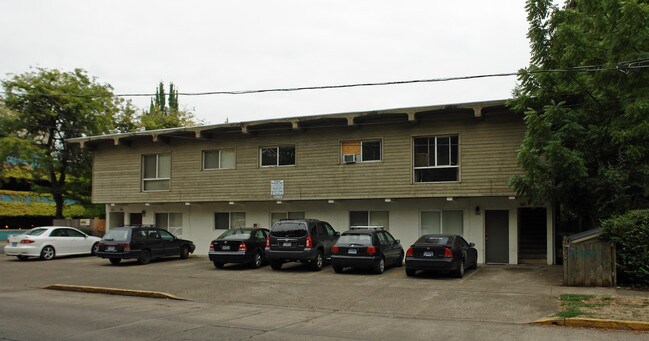 580-598 E 12th Ave in Eugene, OR - Foto de edificio - Building Photo