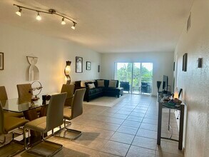 3010 NE 16th Ave in Oakland Park, FL - Building Photo - Building Photo