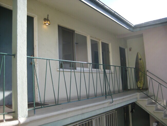 3667 Overland Ave, Unit 3 in Los Angeles, CA - Building Photo - Building Photo