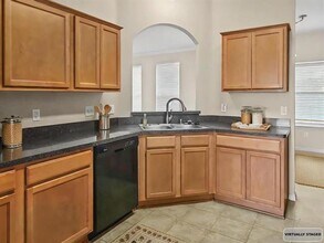 211 Troy Ln in Red Oak, TX - Building Photo - Building Photo