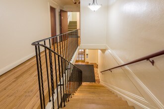 Palladian Apartments in Portland, OR - Building Photo - Building Photo