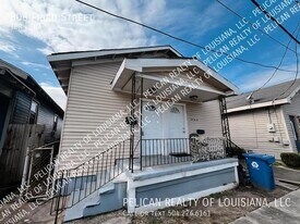 806 Fried St in Gretna, LA - Building Photo