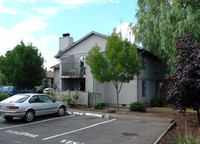 Whitman Park Apartments in Salem, OR - Building Photo - Building Photo