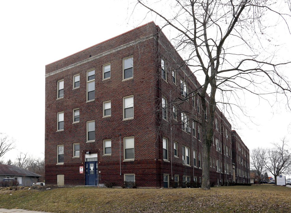 Gladstone Apartments in Indianapolis, IN - Building Photo