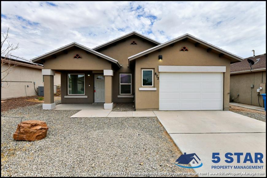 872 Colbert Shapleigh Pl in Socorro, TX - Building Photo
